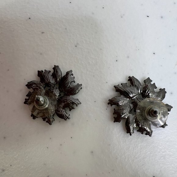Rhinestone Earrings Gunmetal Flower Stud Big Gaudy Silver‎ Tone Swirl - Picture 5 of 7